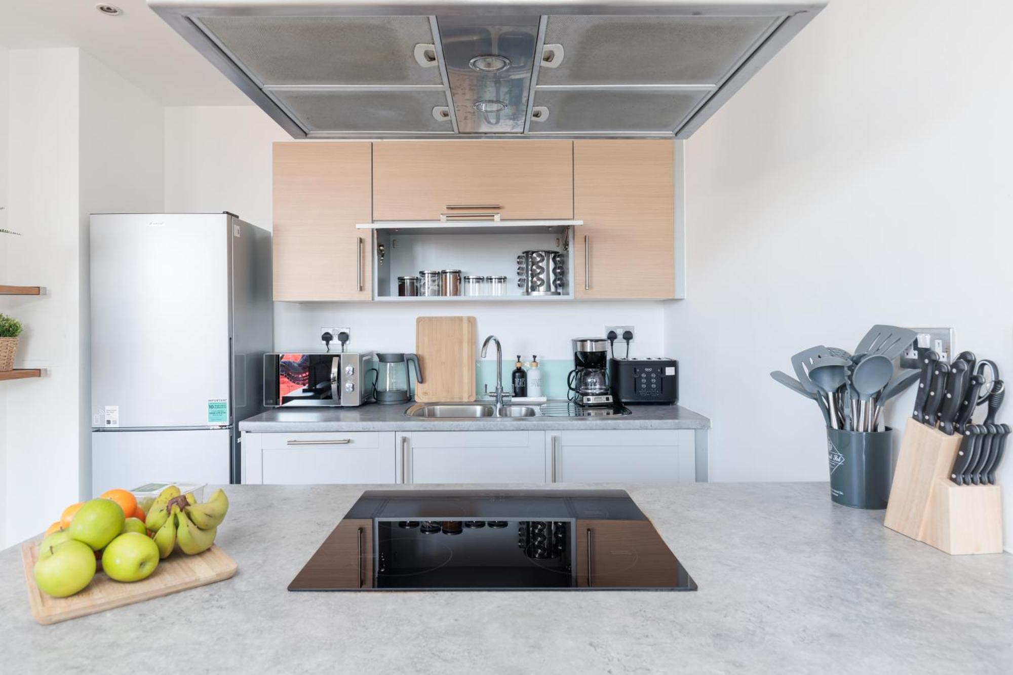Stunning 2-bed, 2-bath With Balcony Views Stratford Westfield Londen